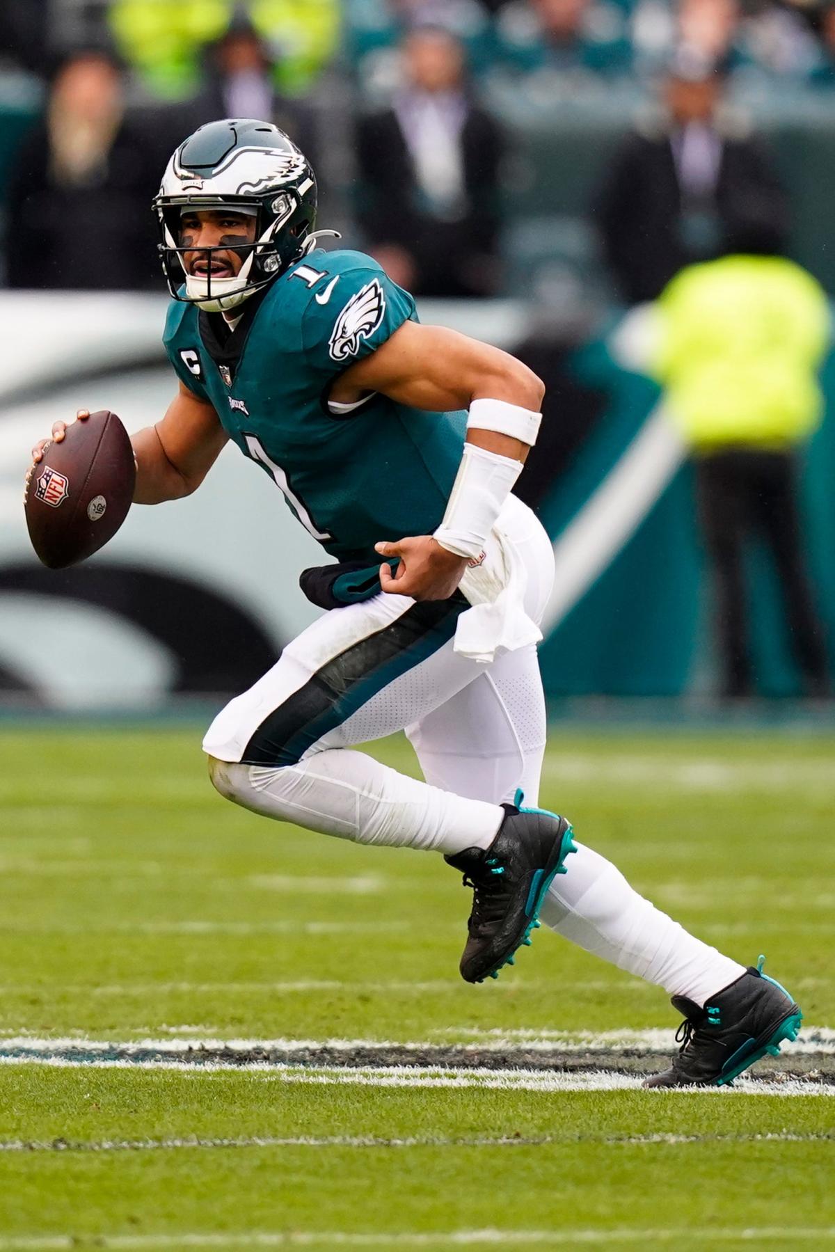 REVEIW: The Philadelphia Eagles will start two Alabama guards in Sunday’s game.