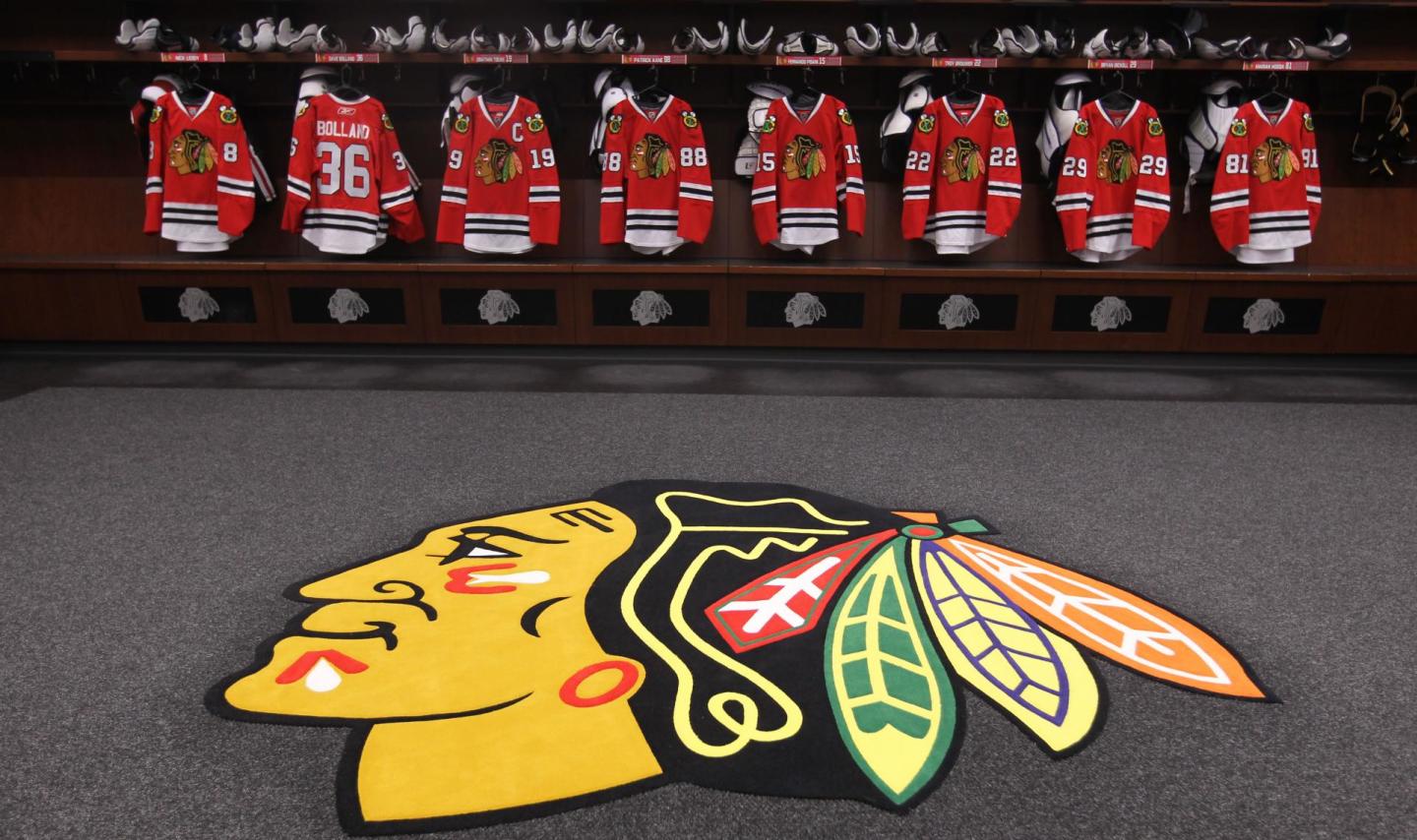Confirmed: Blackhawks Eyeing Elite NHL Talent to Support Connor Bedard Amid Rising Pressure