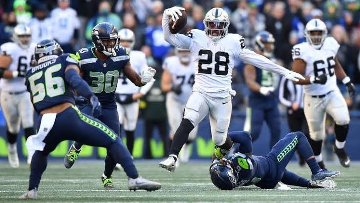 Breaking: Raiders announce the signing of Seahawks’ running back
