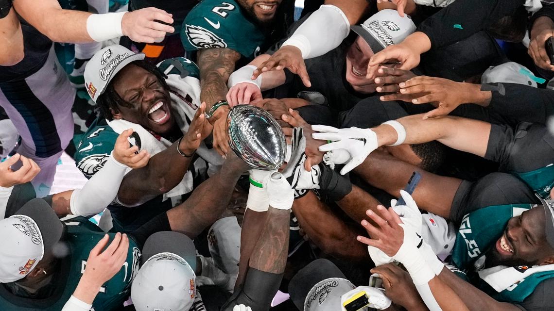 Eagles say goodbye to another Super Bowl champion: Need to find a replacement soon
