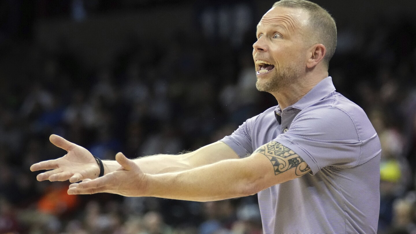 Sad news: Louisville cardinals set to cut ties with head coach after crisis this afternoon