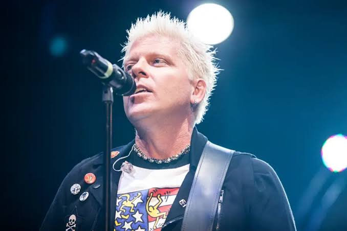 An Epochal Open Letter from head member Dexter Holland to the The Offspring fans and the entire Rock band….see details 