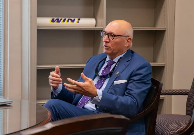 The President of the LSU Tigers, Matt Lee, has signed a $11.5 million deal with Netflix for a film about the LSU Tigers. What’s coming is not just a documentary — it’s a full-throttle tribute to the legendary football empire of the LSU tigers, an icon that has defined…
