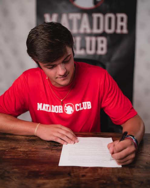Decision made : “Behren Morton Stuns Texas Football World: Signs Lifetime Contract with Texas Tech Red Raiders, Vows to Retire a… see more 👇👇👇